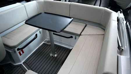 Моторный катер Finnmaster R6